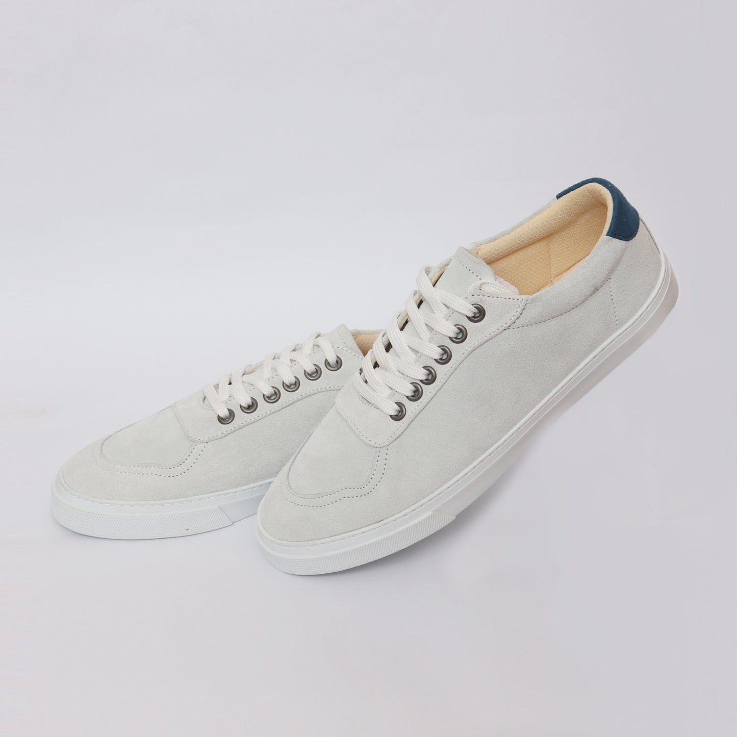 Comfort Lace up Beige white